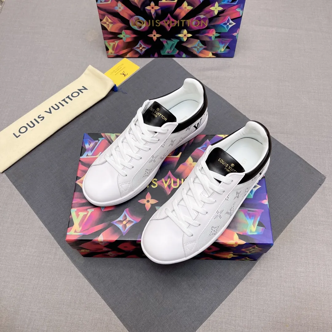 p360 🙏LV men's shoes official website has launched the latest 1:1 copy, synchronized with Hong Kong counters, and on the same catwalk; all "🍡🍡, the rubber outsole is non-slip and wear-resistant; the fabric is made of first-layer cowhide and 3D printing, sheepskin lining, comfortable to wear, attractive style, fine workmanship, with simple and neat shoe last JP, showing the boldness and toughness of men, multiple colors available Code numbers 38 to 44, 45 to 46 can be customized. No. 019